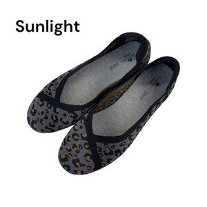 Clarks Womens Knit Leopard Print Ballet Flats Size 8.5W Black/Gray Slip-On Shoes